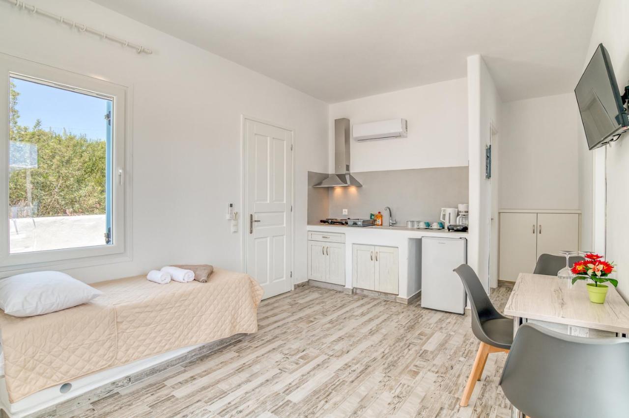 Ippocampos Seaside Serenity - Unwind At Paros Poolside Retreats Aliki  Ngoại thất bức ảnh
