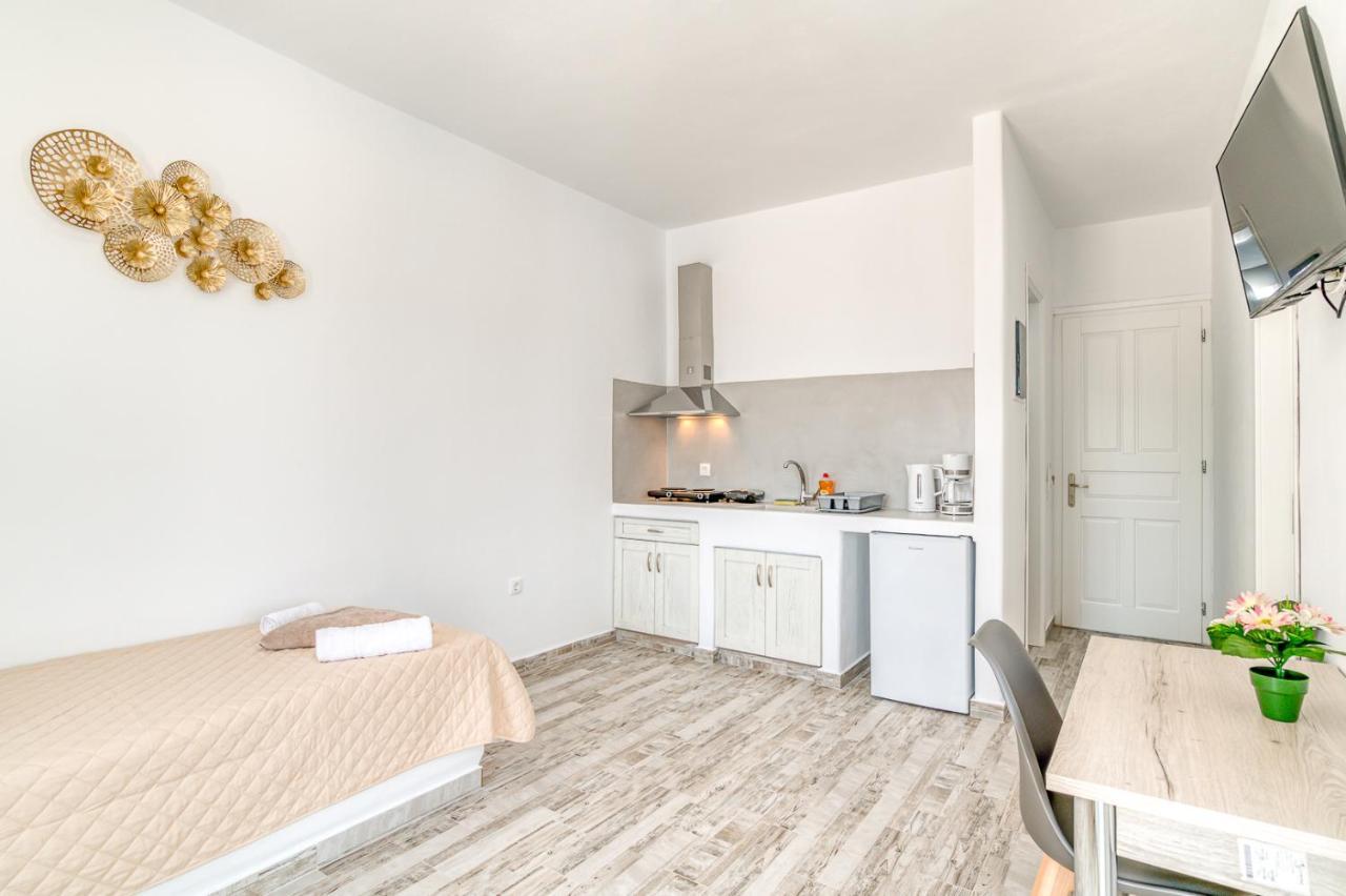 Ippocampos Seaside Serenity - Unwind At Paros Poolside Retreats Aliki  Ngoại thất bức ảnh